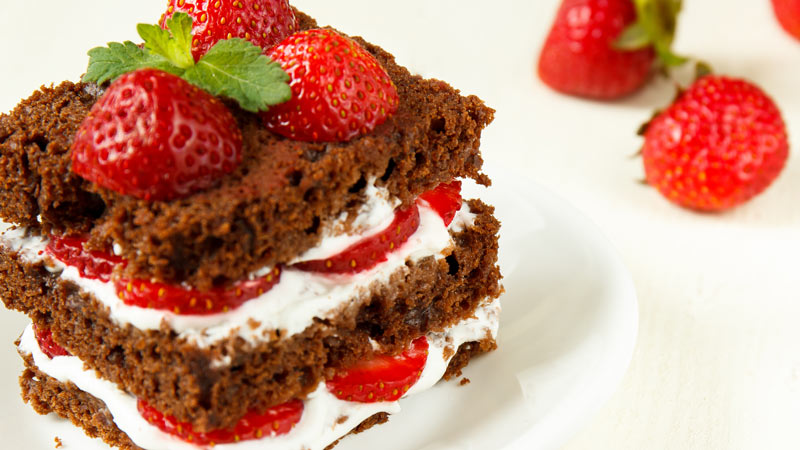 torta cioccolato panna e fragole