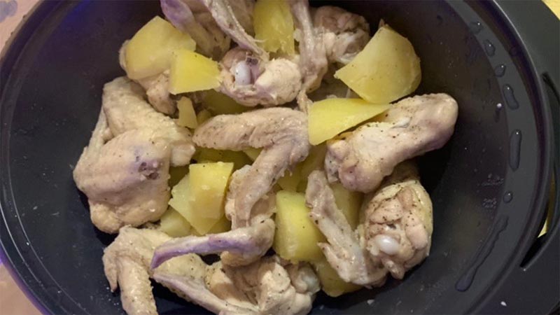 Alette di pollo e patate a Varoma