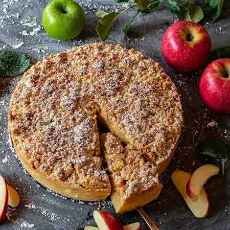 Apple crumble cake