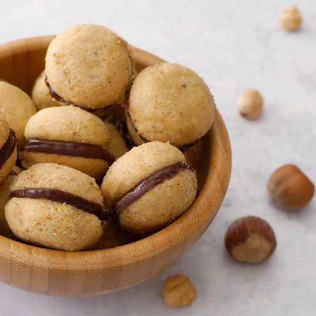 Baci di dama alle nocciole