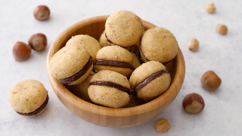 Baci di dama alle nocciole