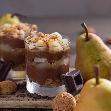 Bicchierini cioccolato, amaretti e pere