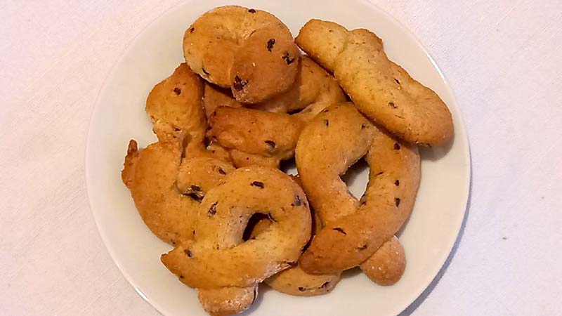 Biscotti al farro con gocce di cioccolato