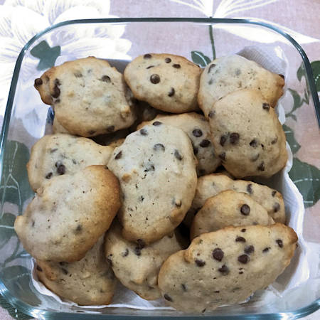 Biscotti banane noci e gocce di cioccolato