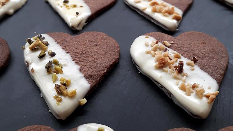 Biscotti cuori ai due cioccolati