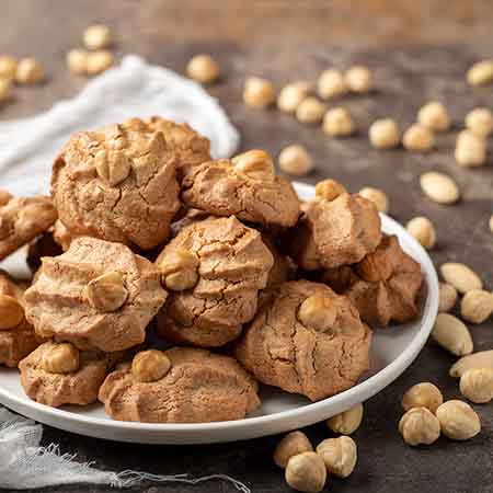 Biscotti di pasta di mandorle alla nocciola