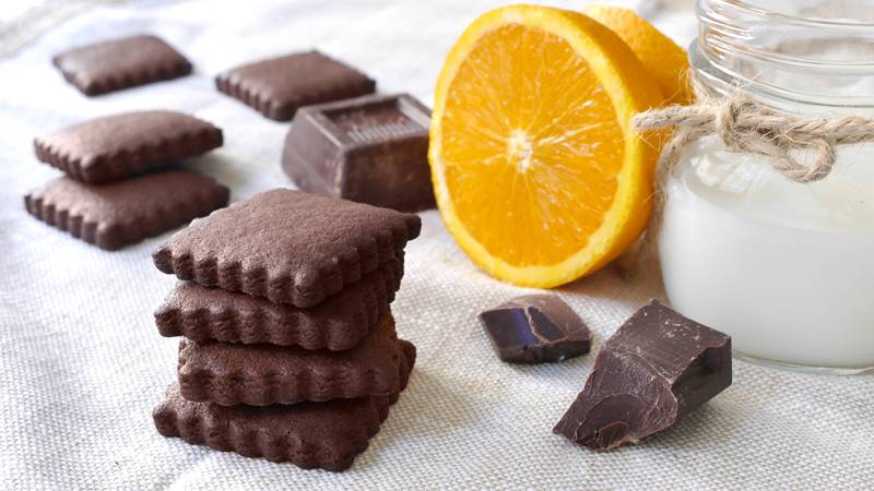 Biscotti al cioccolato e arancia