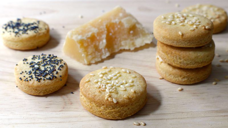 Biscotti di pasta frolla salata per aperitivi