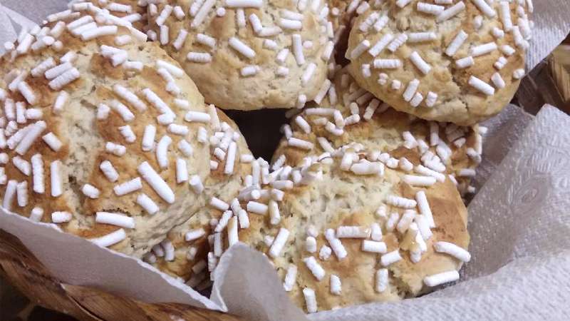 Biscotti morbidi con granella di zucchero