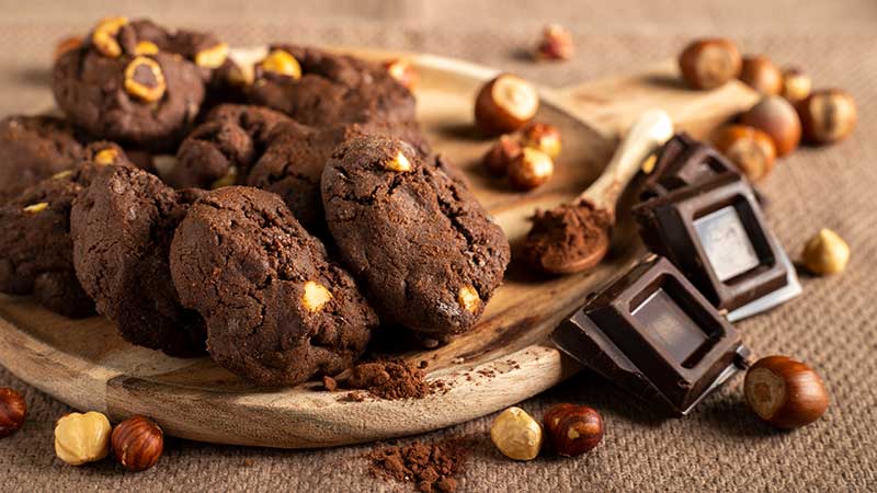 Biscotti moretti con nocciole