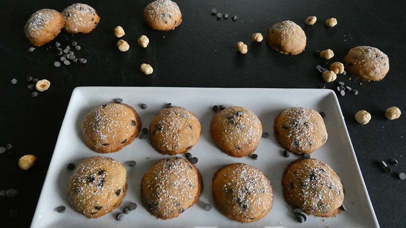 Biscotti nocciole e gocce di cioccolato