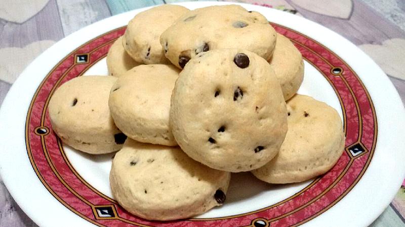 Biscotti panna e gocce di cioccolato