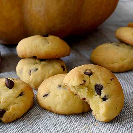 Biscotti zucca e gocce di cioccolato