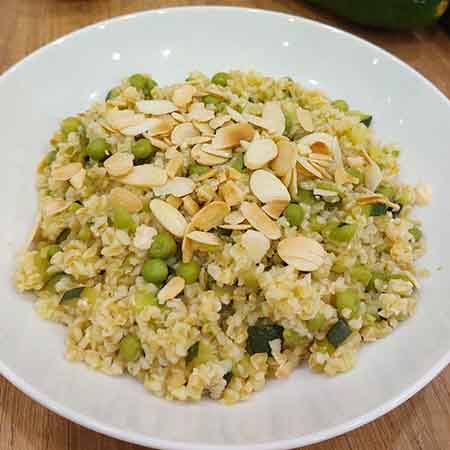 Bulgur con zucchine e piselli