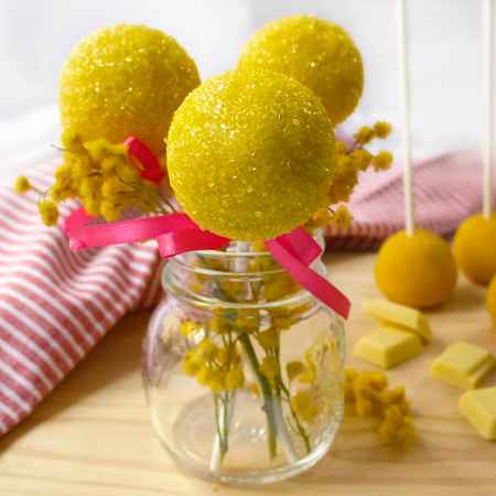 Cake pops mimosa