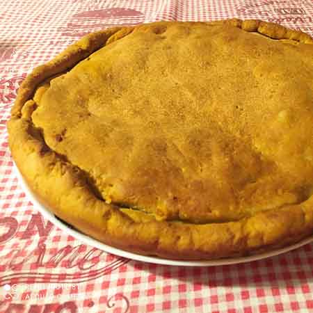 Calzone pugliese con olive e alici