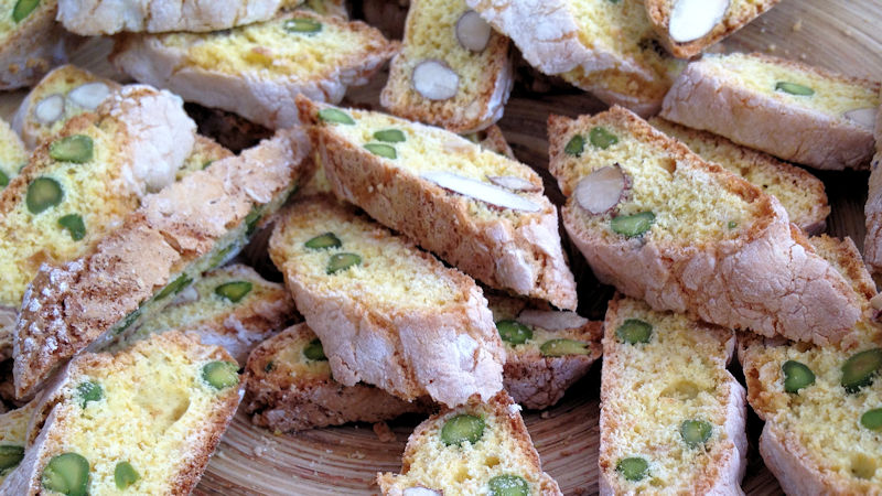 Cantucci cioccolato bianco e pistacchi