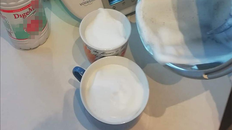 Cappuccino schiumoso senza lattosio