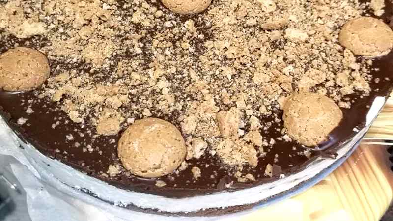 Cheesecake amaretti e cioccolato