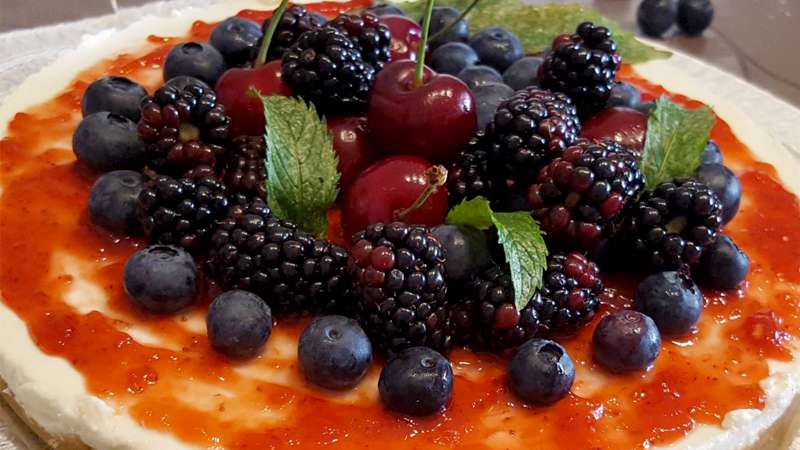 Cheesecake marmellata di fragole e frutti di bosco