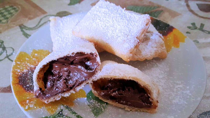 Chiacchiere ripiene alla Nutella