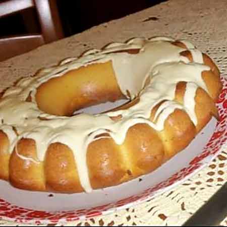 Ciambella all'arancia e cioccolato bianco