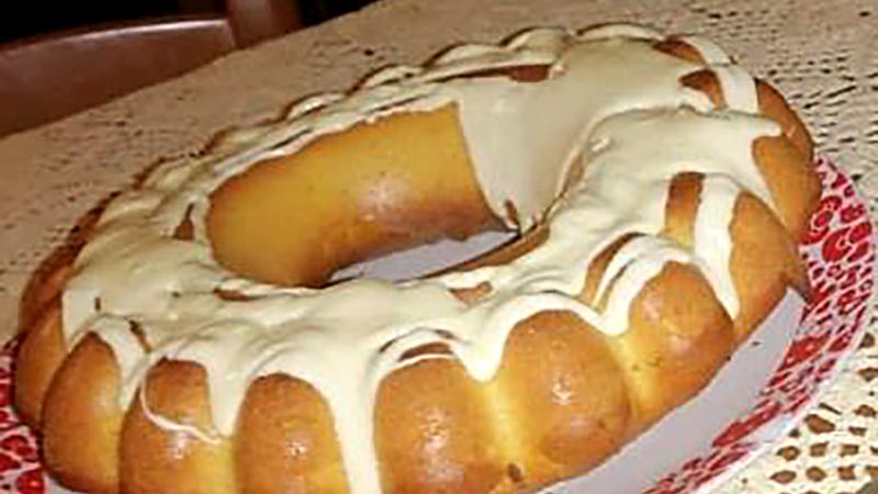 Ciambella all'arancia e cioccolato bianco