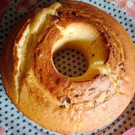 Ciambella allo yogurt, arancia e gocce di cioccolato