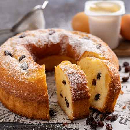 Ciambella allo yogurt con uvetta