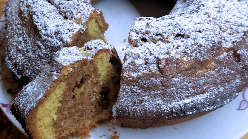 Ciambella marmorizzata al caffè e cioccolato