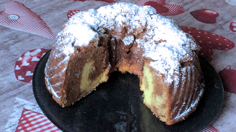 Ciambella marmorizzata con Vov e Nutella