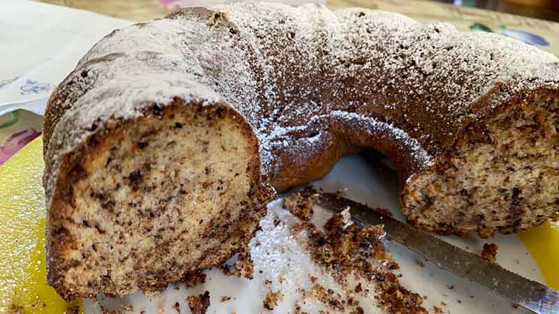 Ciambella mele e cioccolato