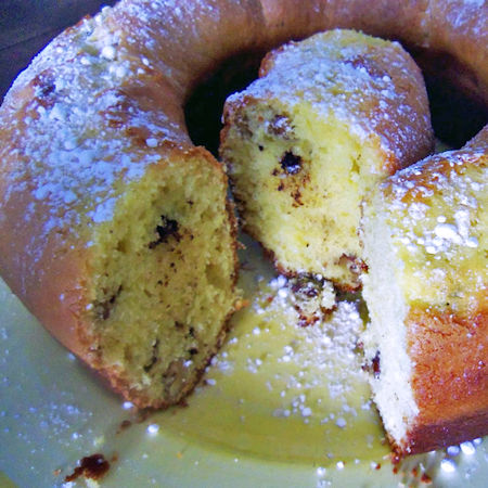 Ciambella ricotta e gocce di cioccolato