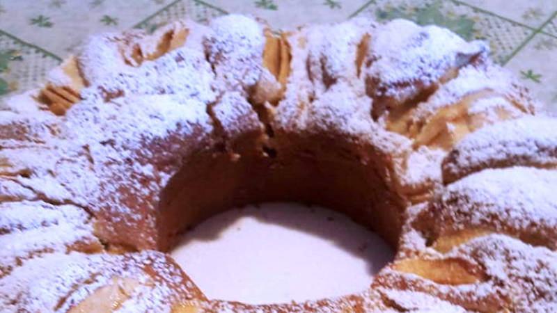 Ciambellone alle mele