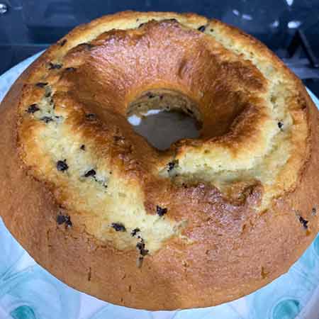 Ciambellone allo yogurt e gocce di cioccolato