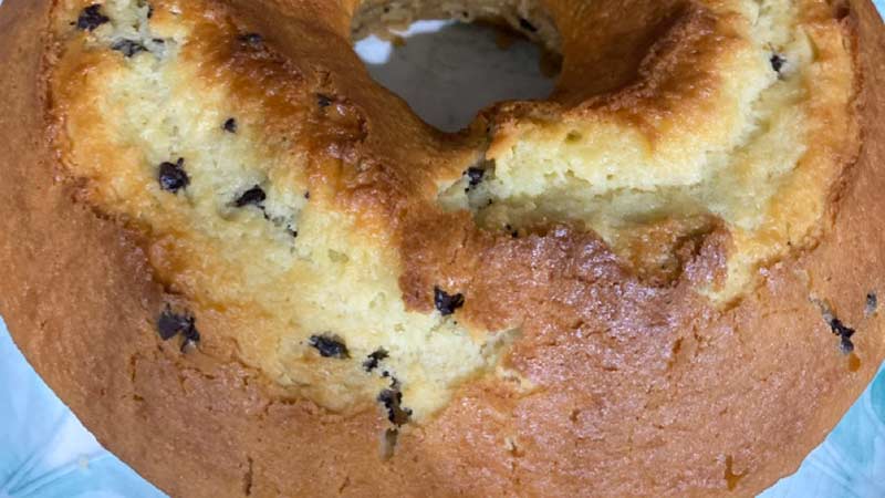 Ciambellone allo yogurt e gocce di cioccolato