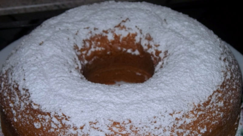 Ciambellone amaretti e cioccolato