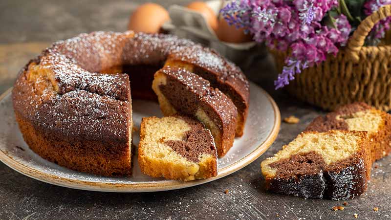 Ciambellone bicolore con latte di riso