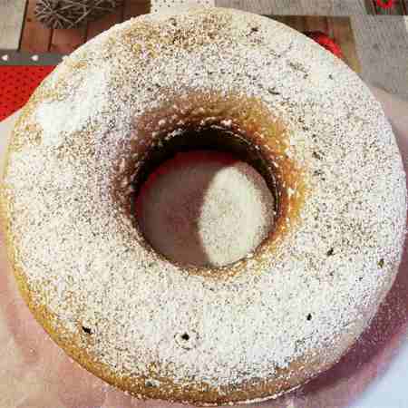 Ciambellone con farina di riso e scaglie di cioccolato