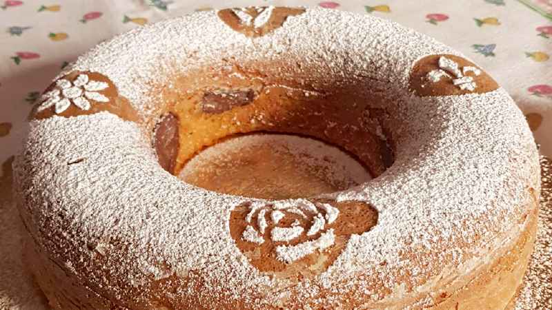 Ciambellone dal cuore morbido alla Nutella