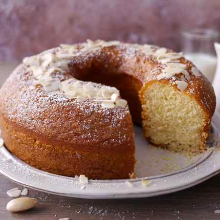 Ciambellone veloce alle mandorle