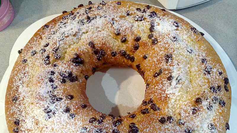 Ciambellone veloce con gocce di cioccolato