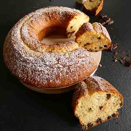 Ciambellone yogurt e gocce di cioccolato