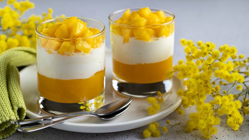 Coppette al mango e cocco