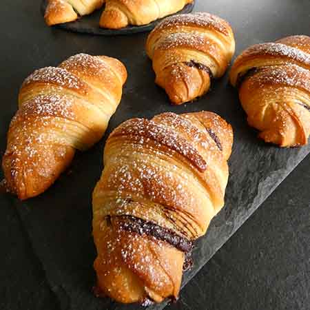 Cornetti sfogliati alla Nutella