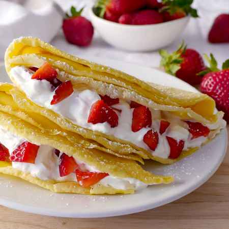 Crepes fragole e crema chantilly