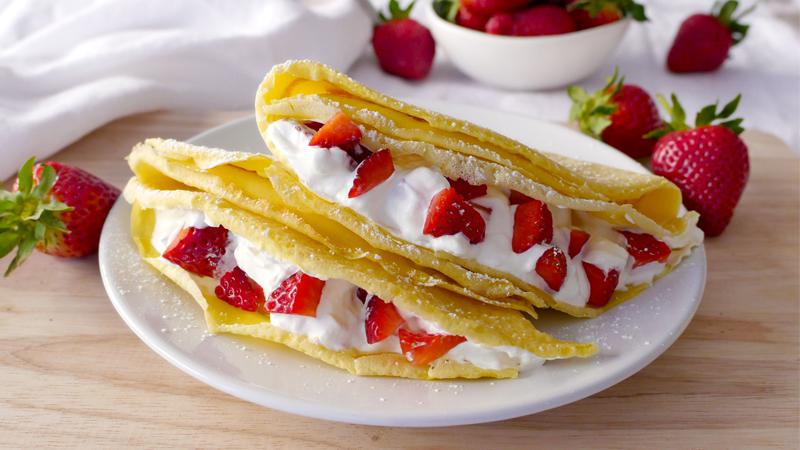 Crepes fragole e crema chantilly