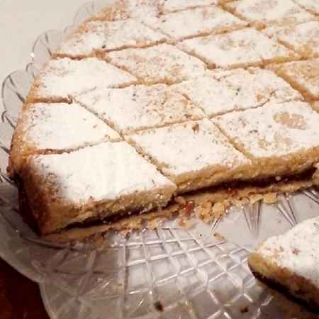 Crostata pere, amaretti e cacao