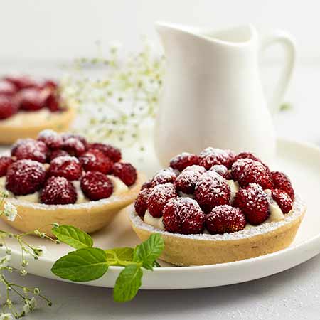 Crostatine fragoline e crema diplomatica