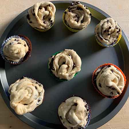 Cruffin con gocce di cioccolato senza uova